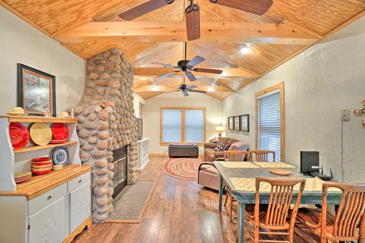 Charming Hilltop Cottage In Medicine Park! Buitenkant foto
