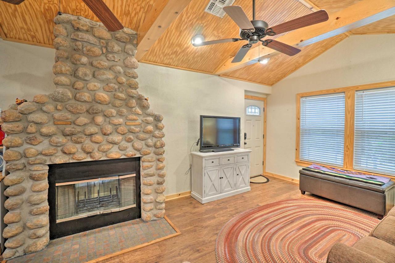 Charming Hilltop Cottage In Medicine Park! Buitenkant foto